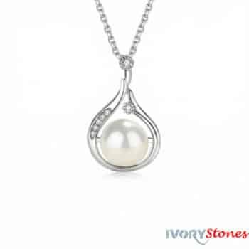 Ivorystones Crystal Pearl Drop Necklace.
